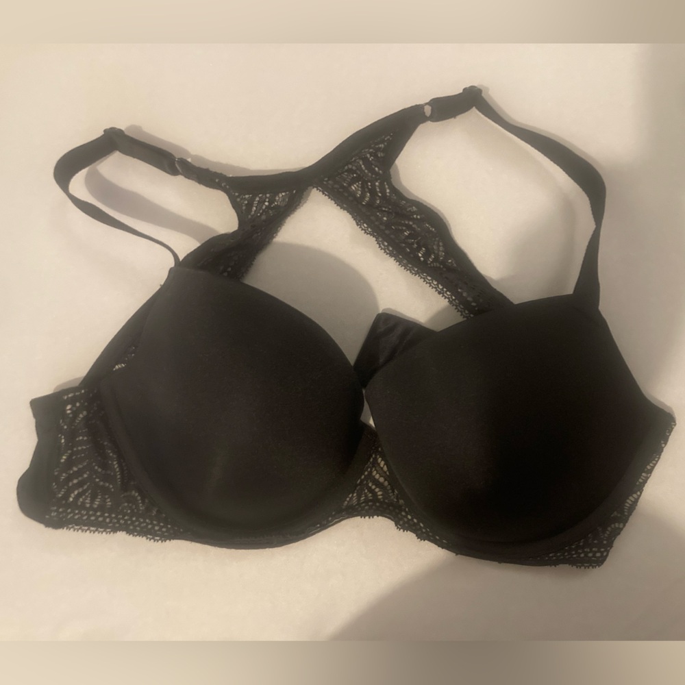 Like new Paramour Elegant Black Lace Bra